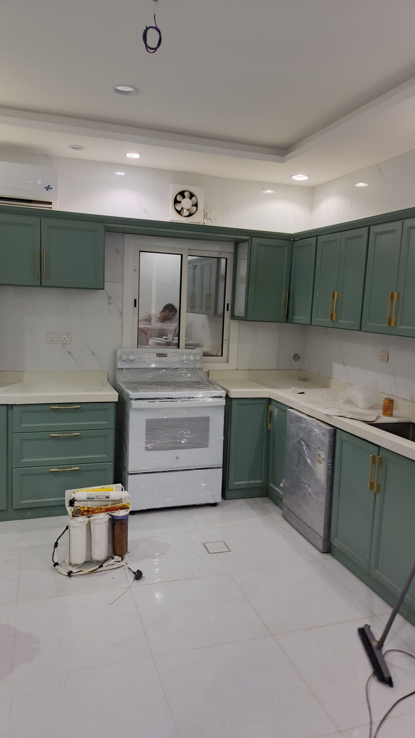 معلم فني فك وتركيب وصيانة مطابخ بجده