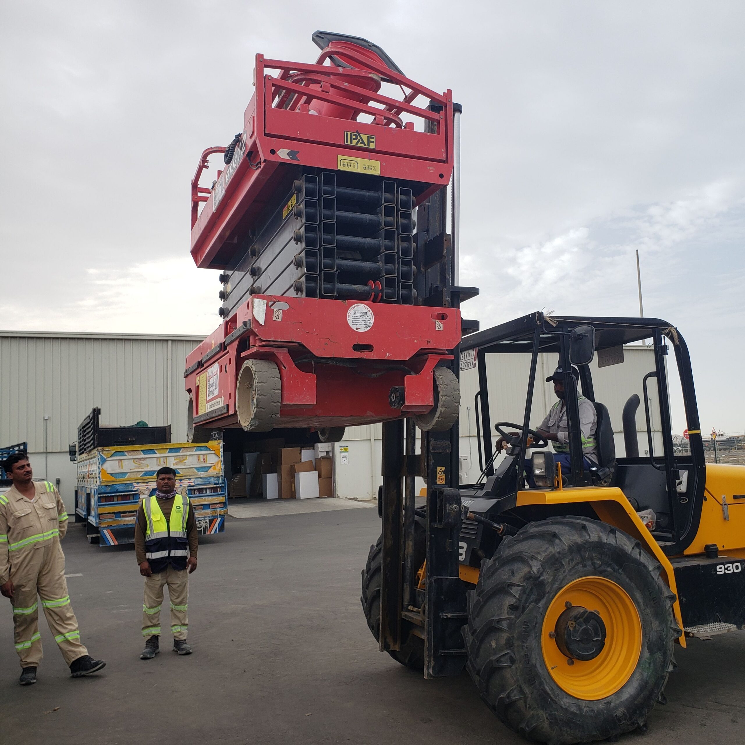 سيزرلفت رافعات مقصية مان لفت سقالات كهرباء