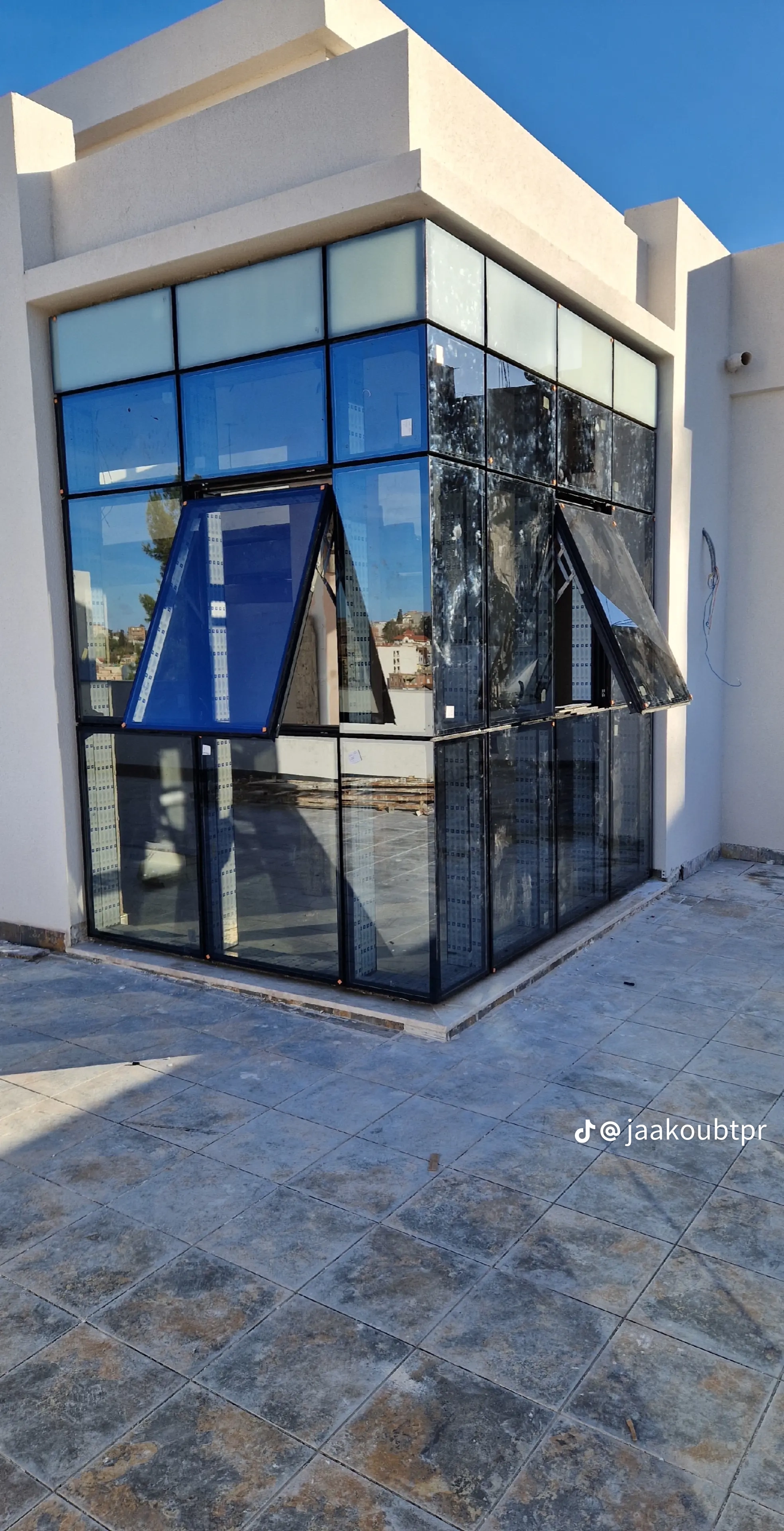 ابوطارق للألمنيوم والزجاج السكريت وصيانة المنيوم و