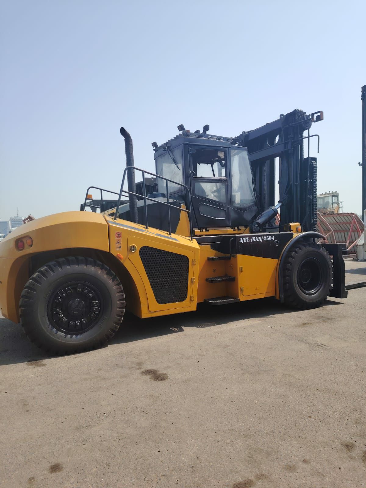 رافعات شوكيه فوركلفت للايجار 1.5طن2.5طن3طن5طن7طن10