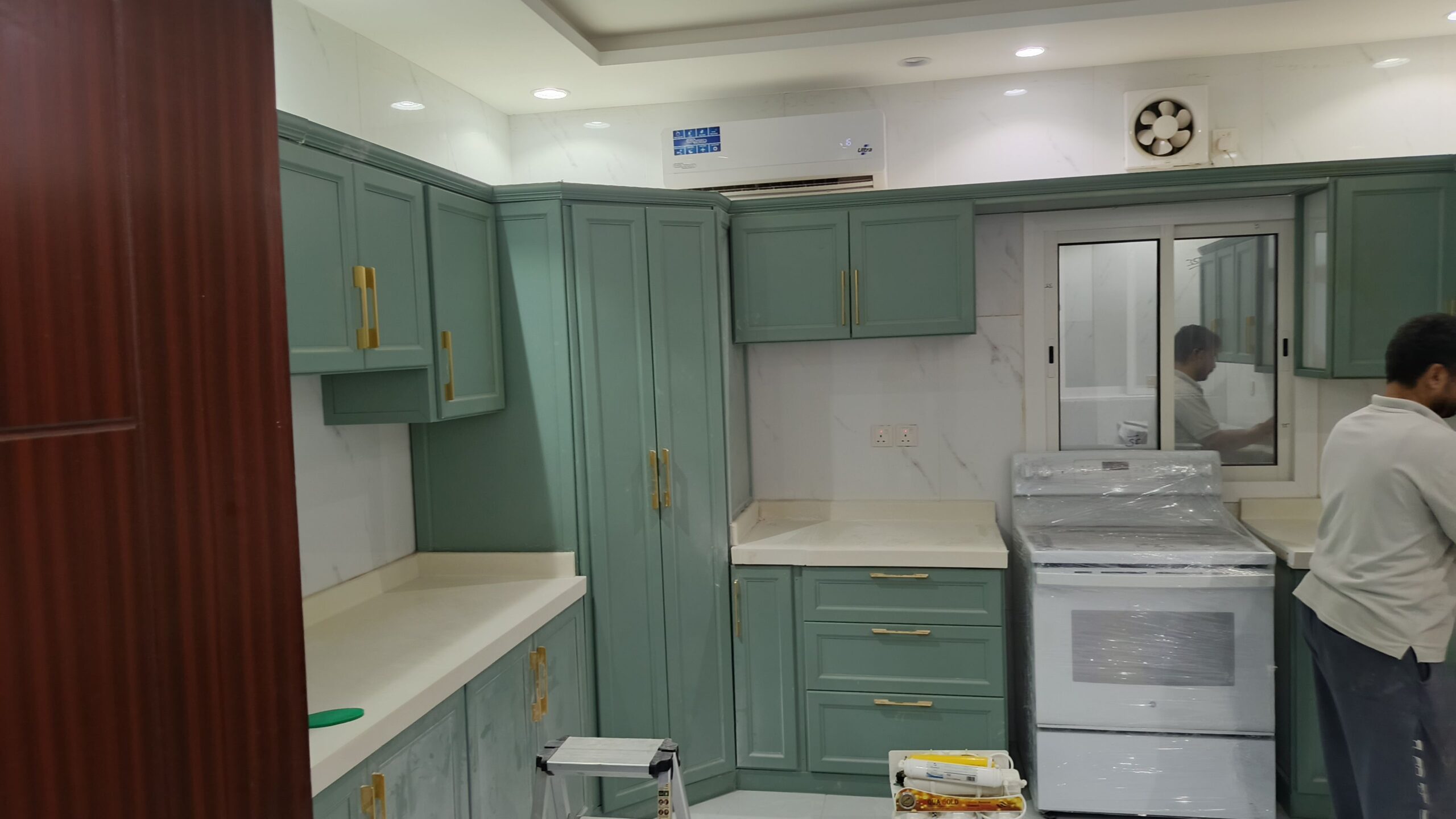 معلم فني فك وتركيب وصيانة مطابخ بجده