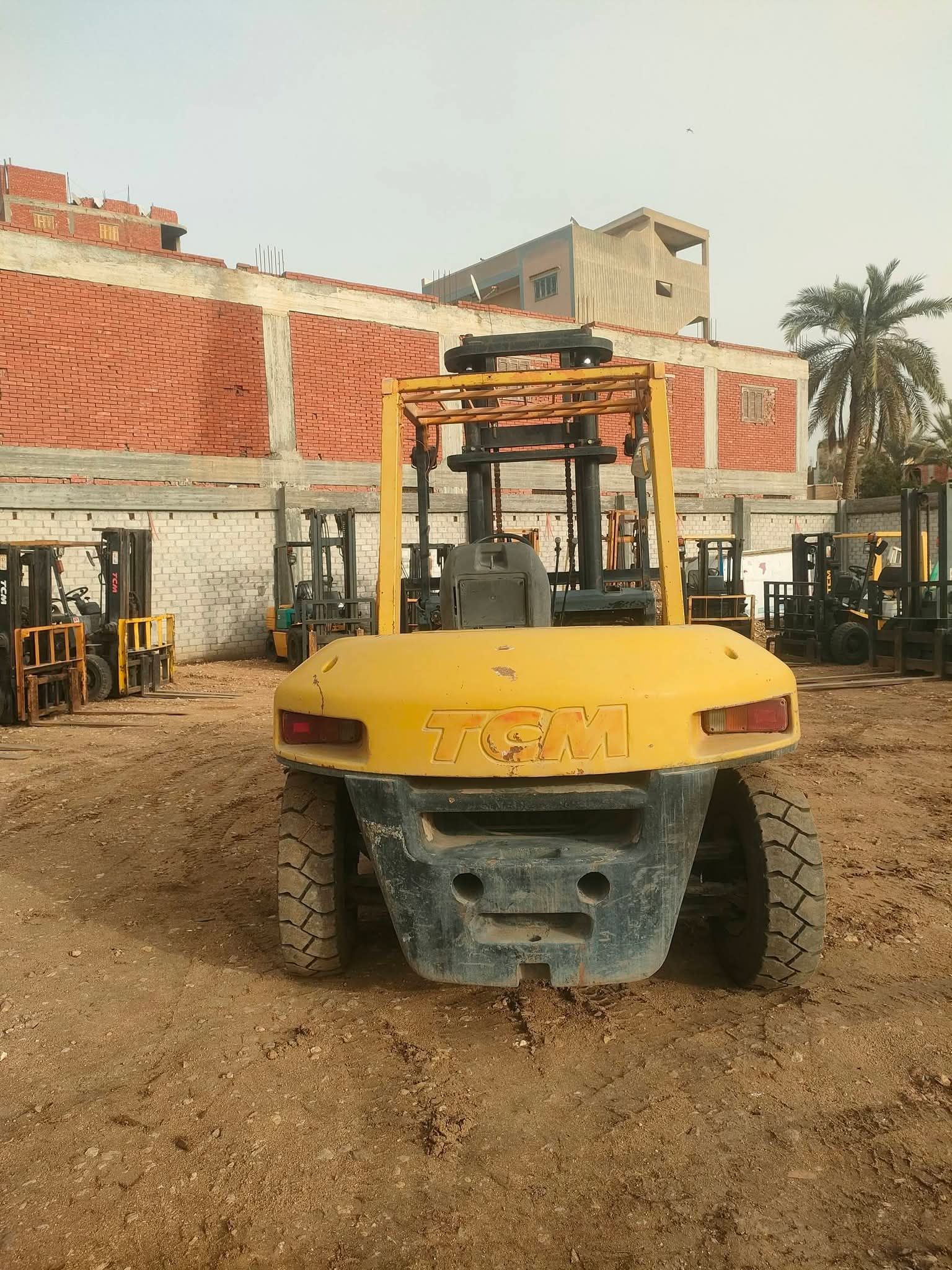 سيزر لفت و مانلفت للايجار رافعات شوكية بالرياض
