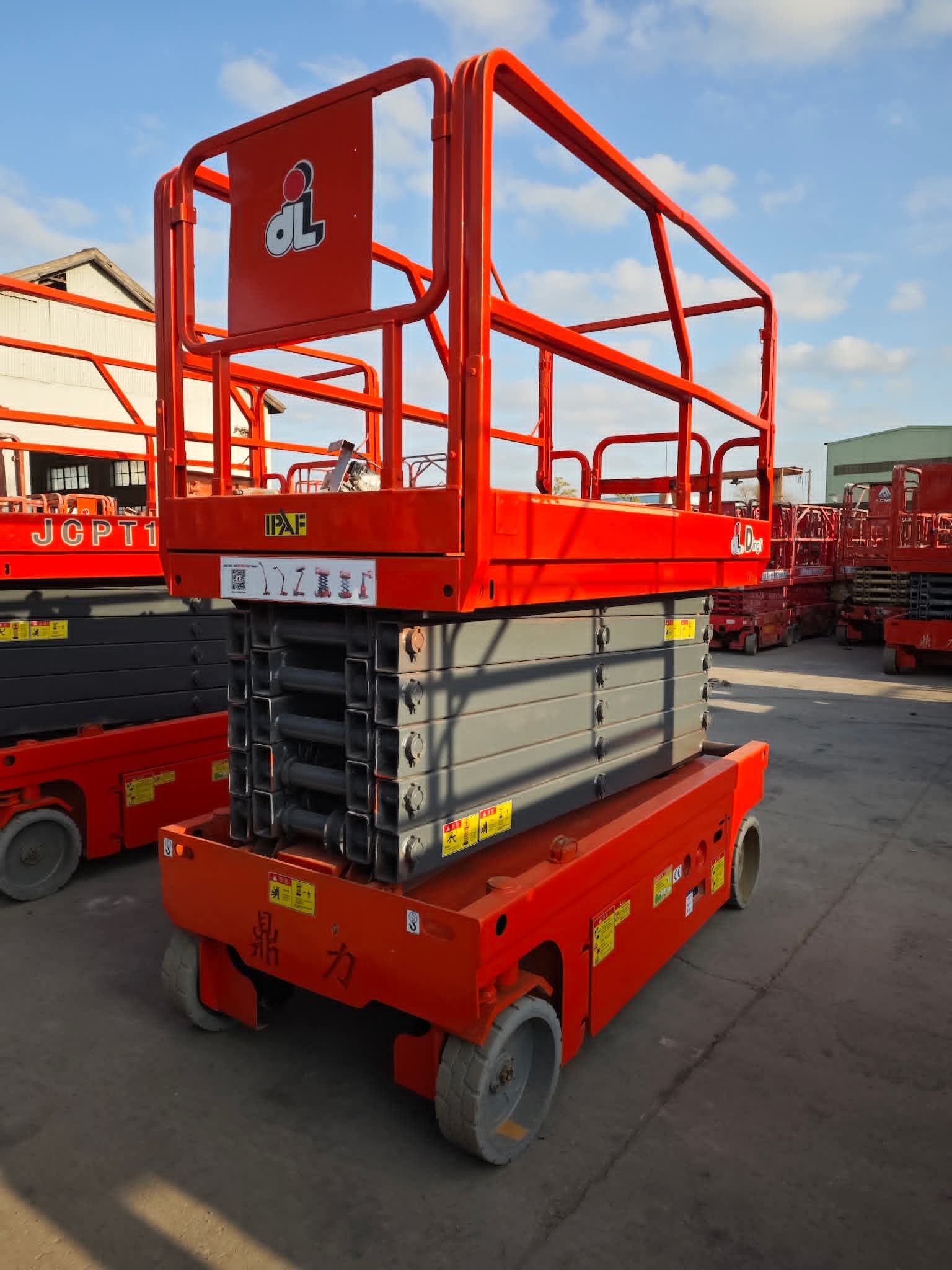 مان لفت فوركلفت سيزر لفت كرينات للايجار جدة