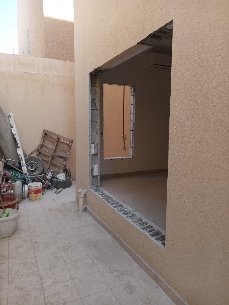 للقص وتكسير ابواب ونوافذ وتركيب جميع السرميك