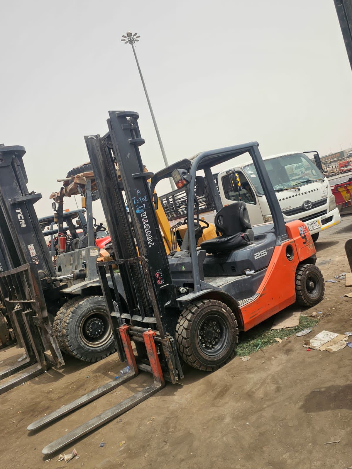 رافعات شوكيه فوركلفت للايجار