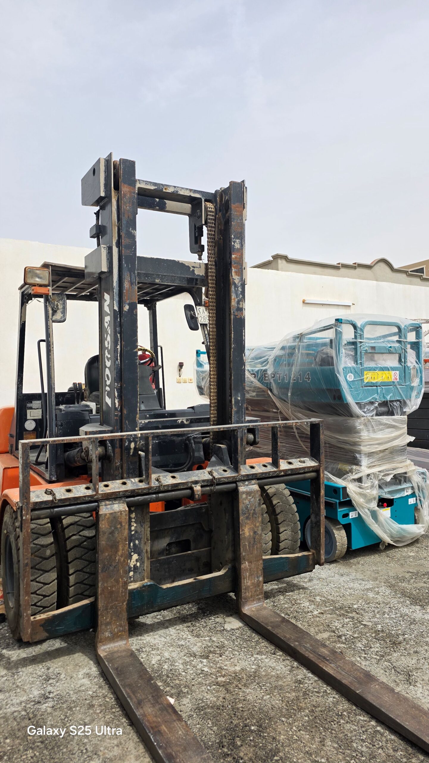 رافعه شوكيه 7طن للايجار شهري فوركلفت للايجار شهري