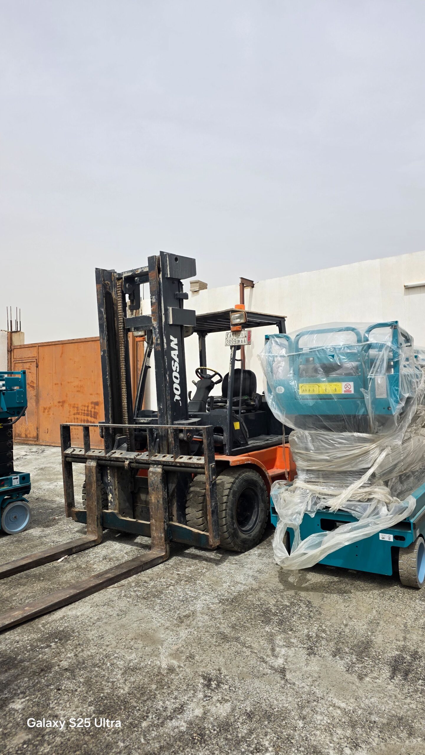 رافعه شوكيه 7طن للايجار شهري فوركلفت للايجار شهري