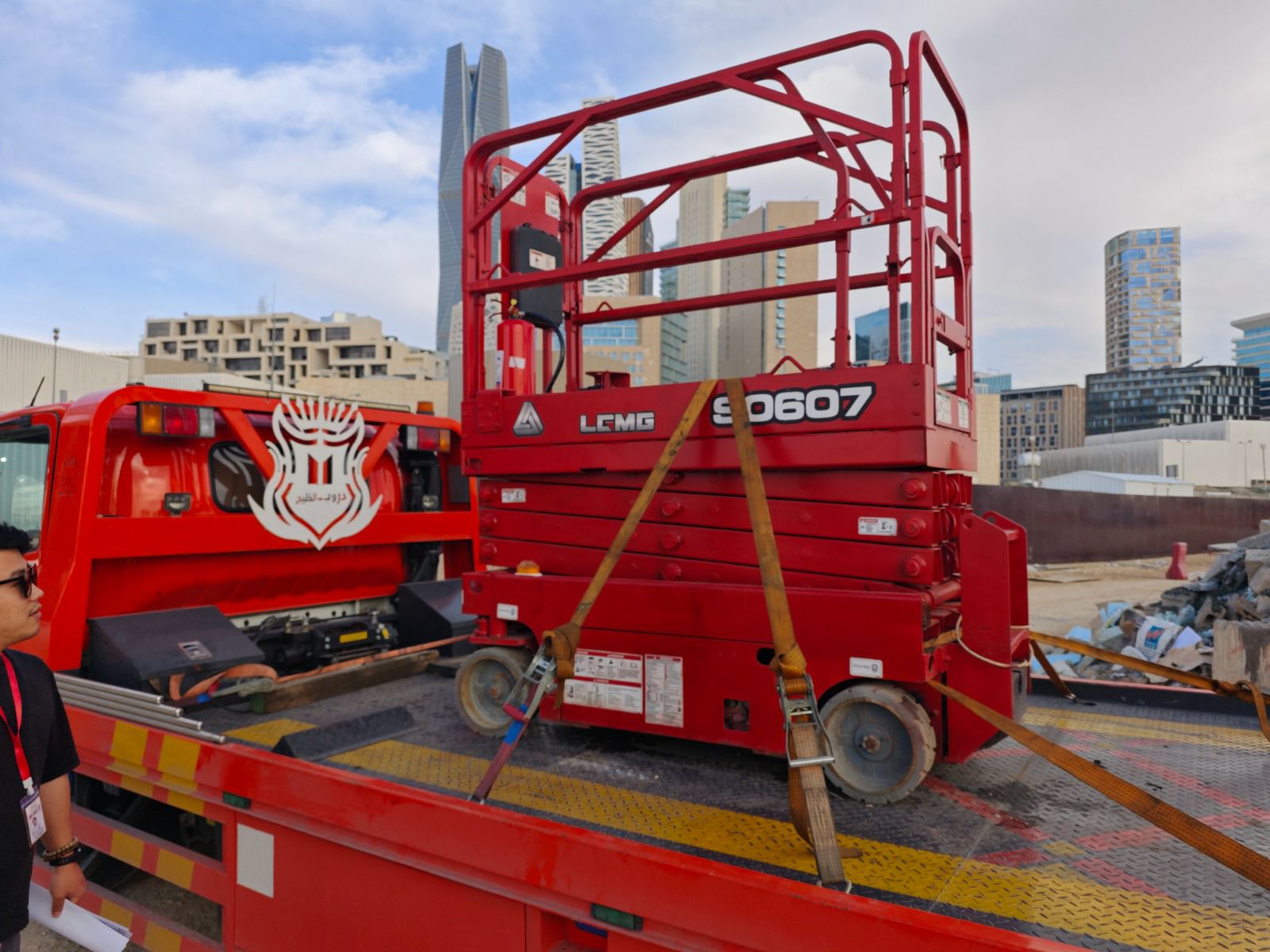 سيزر لفت للإيجار رافعات مقصية للإيجار جدة مكة