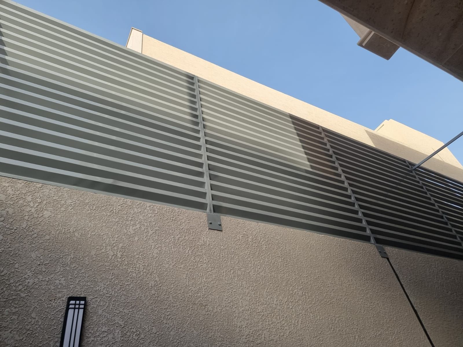 حداد مظلات وسواتر