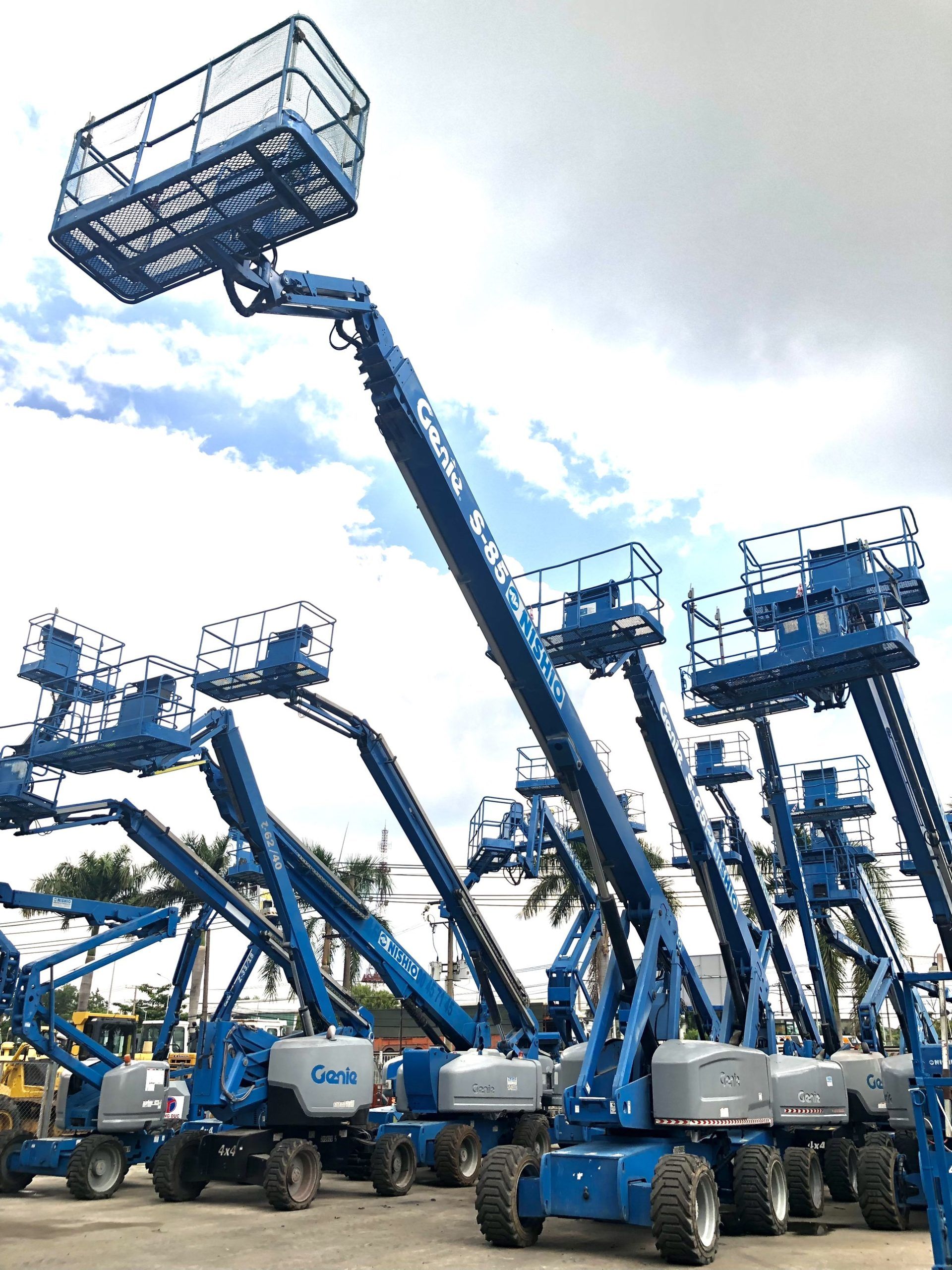 تأجير ( بوم لفت ) مان لفت للإيجار الخرج