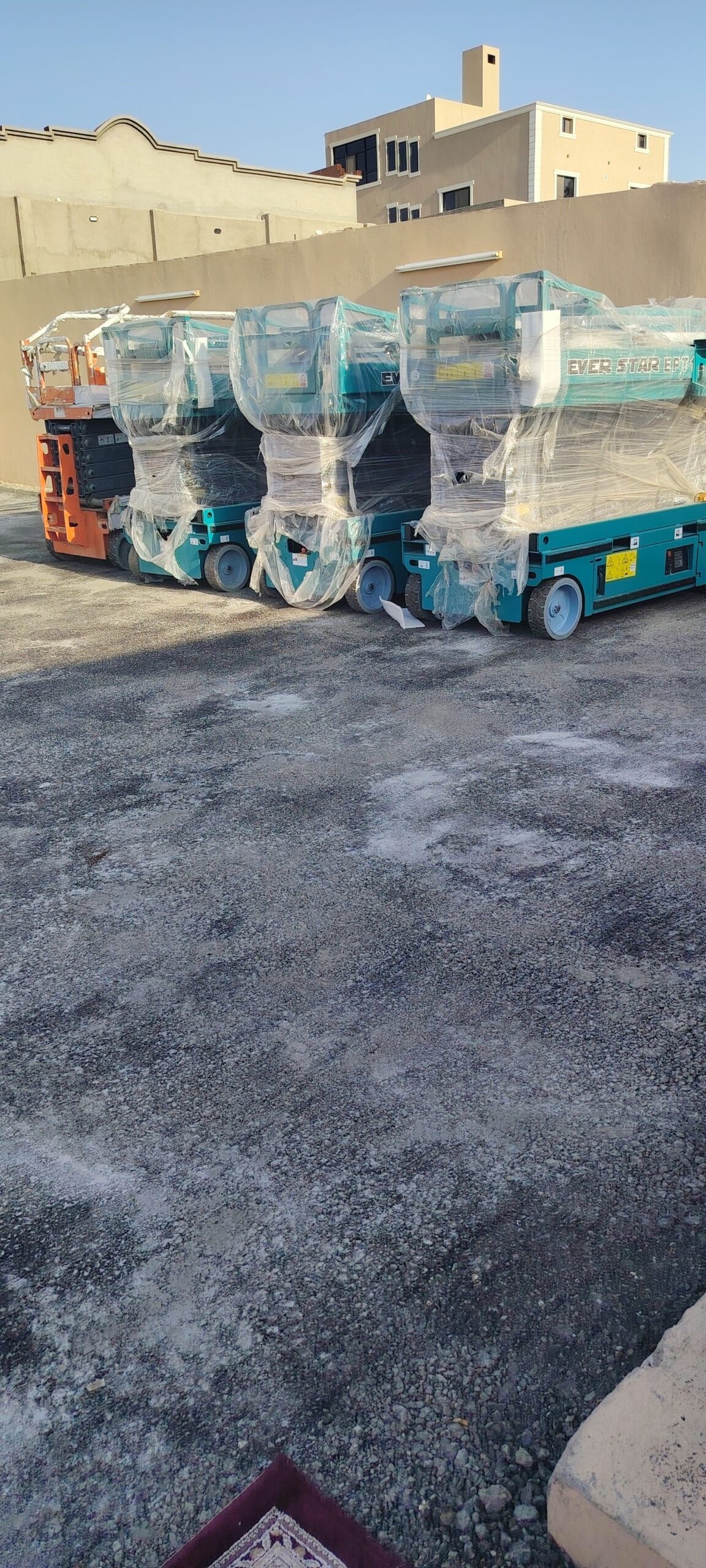 سيزرلفت للايجار، مان لفت للايجار، فوركلفت وكرينات