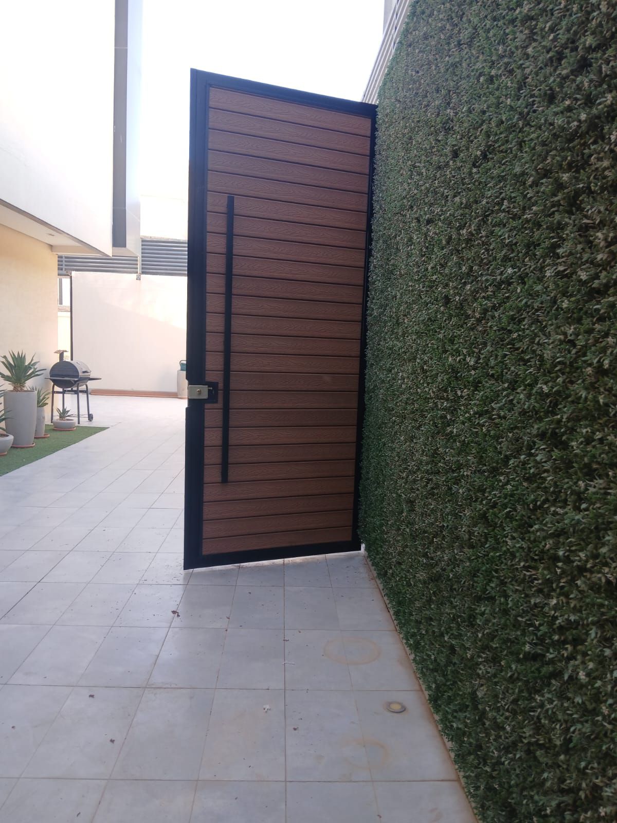 حداد صيانه ابواب بديل الخشب تلبيس ابواب تكسيات خار