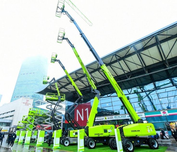 مان لفت سيزرلفت رافعات شوكيه كرينات للإيجار