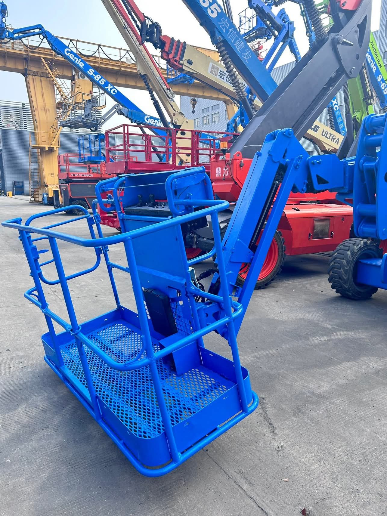 سيزرلفت للايجار، مان لفت للايجار، فوركلفت وكرينات