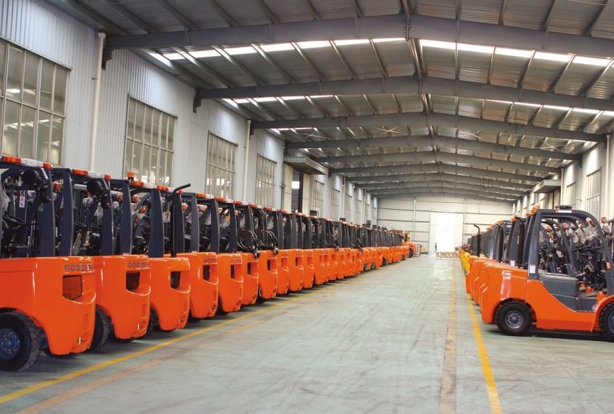 مان لفت و فوركلفت و سيزر لفت للايجار في الرياض