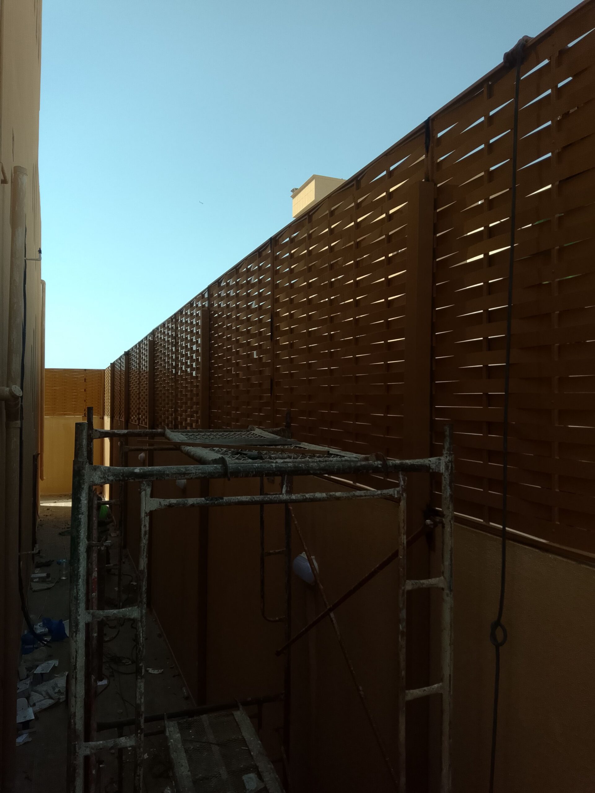 تركيب ساندوتش بانل : عملية تركيب ساندوتش بانل | اس