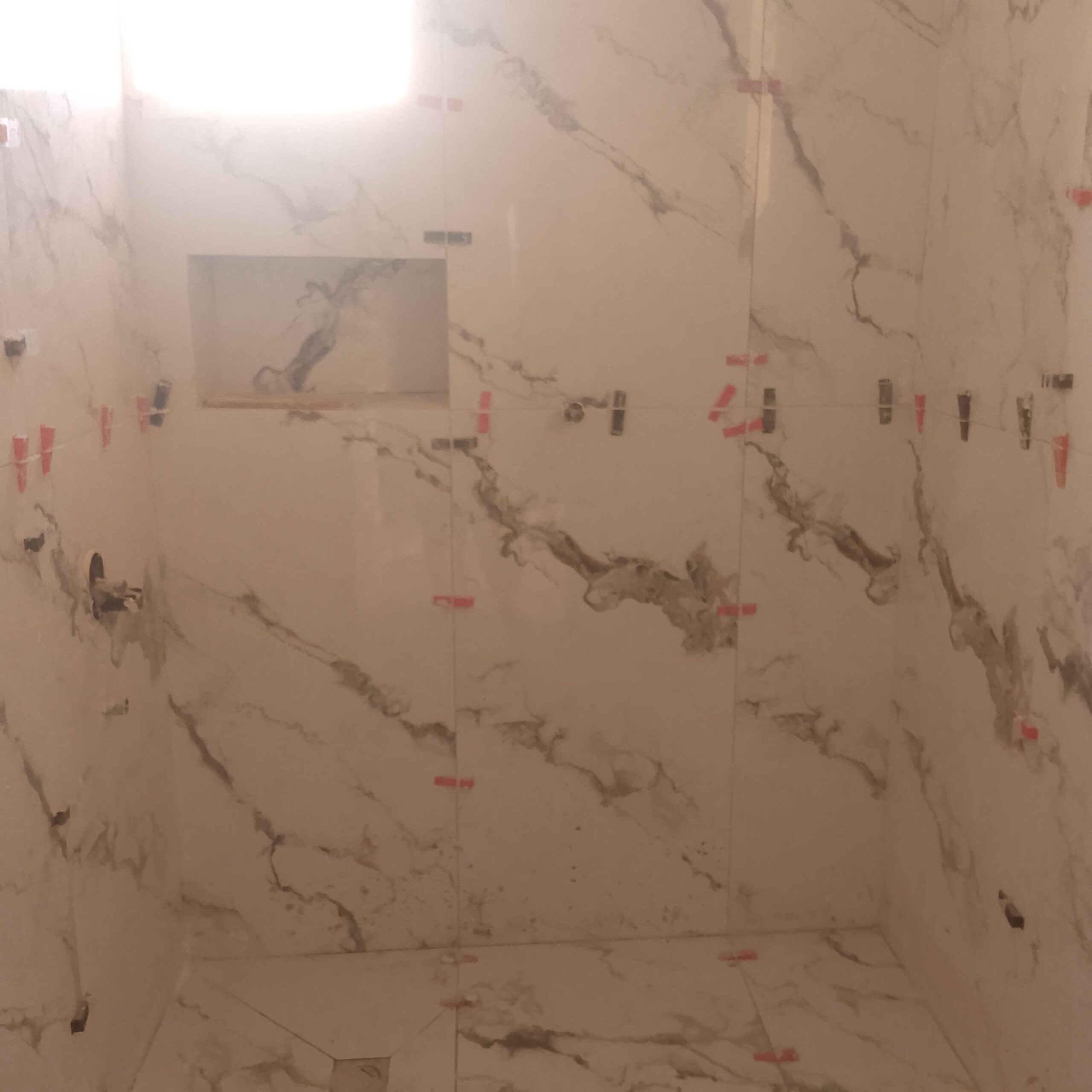 معلم بلاط سیرامیک بناء لیاسۃ تکسیر ترمیمات حمامات