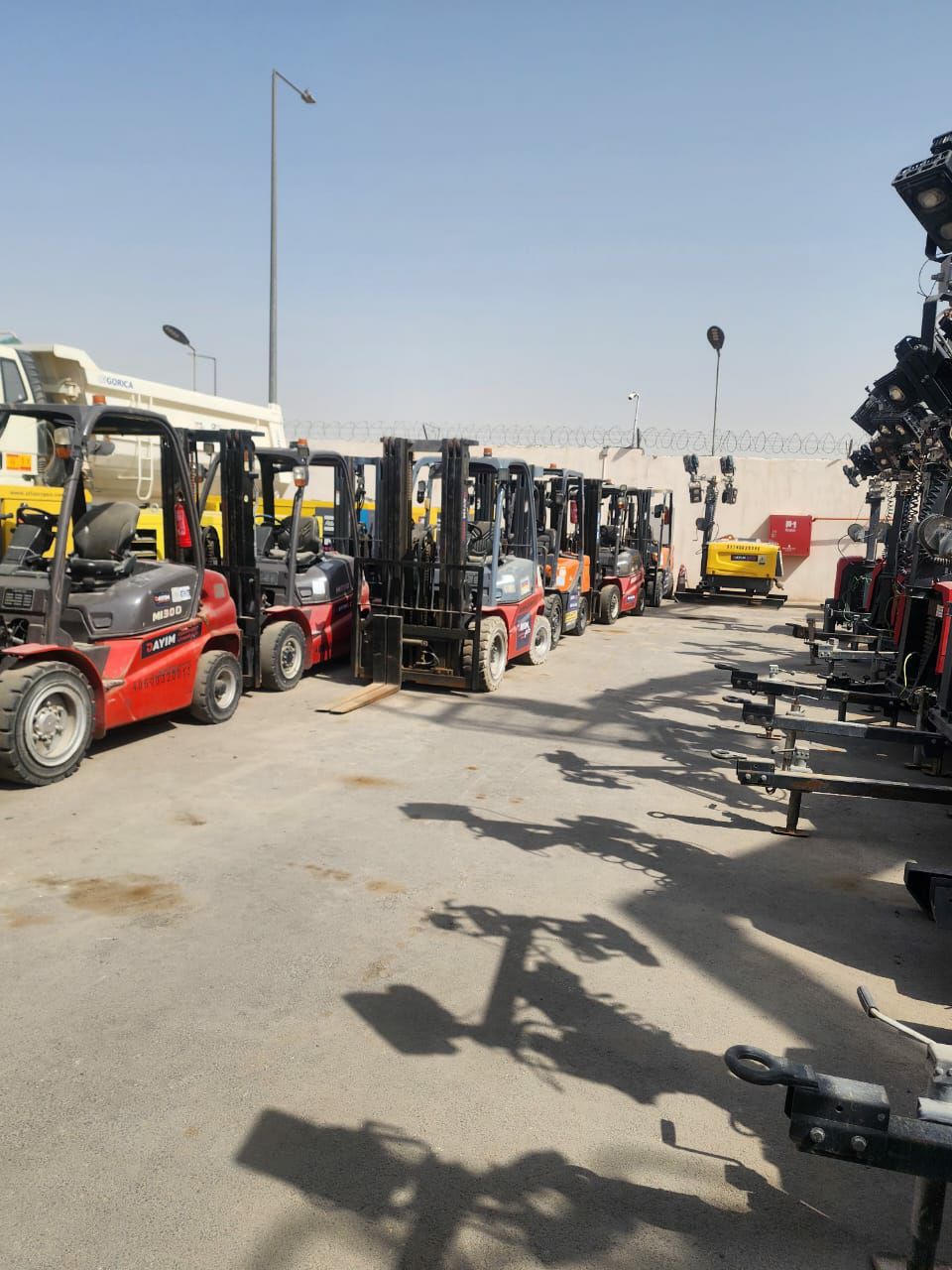 سيزر لفت مان لفت فوركلفت للإيجار بالرياض