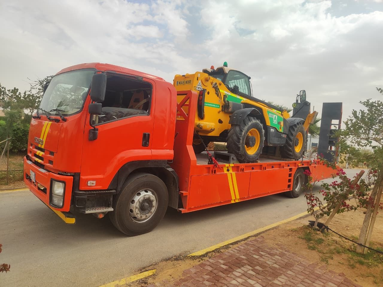 تأجير جميع المعدات سيزرلفت مانلفت رافعات شوكيه كري