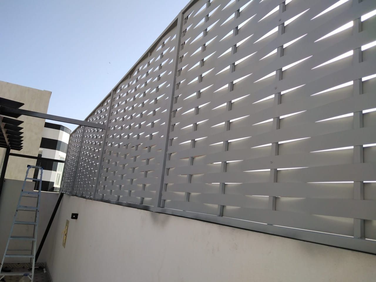 حداد مظلات لكسان سندويش بنل
