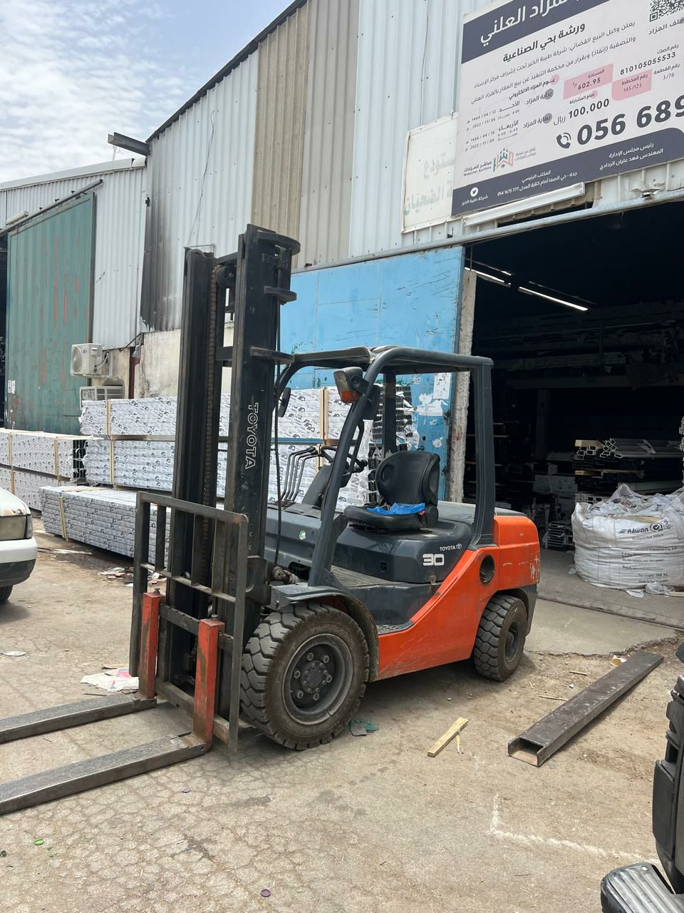 رافعات شوكيه فوركلفت للايجار 1.5طن2.5طن3طن5طن7طن10