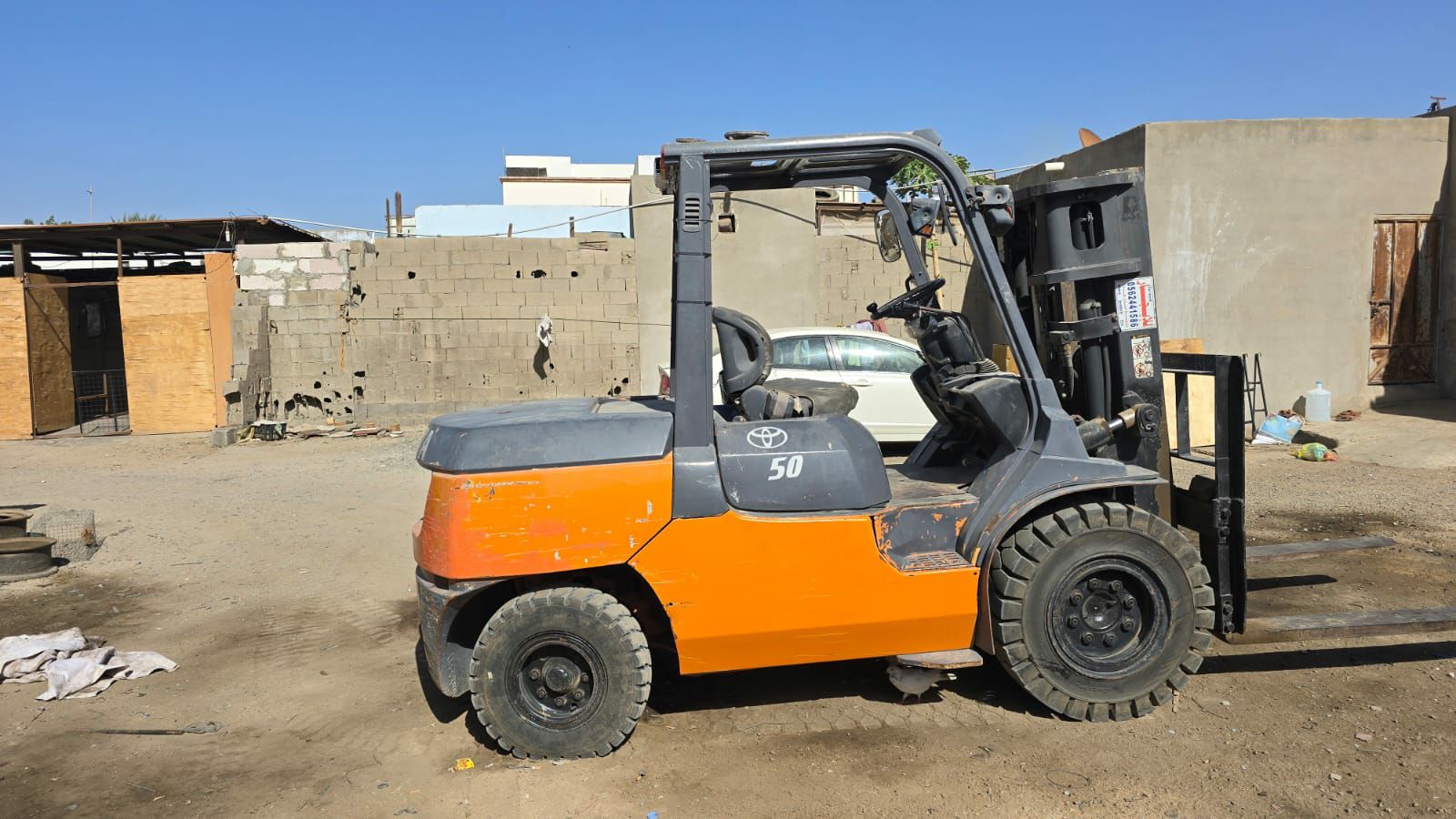 رافعات شوكيه فوركلفت للايجار من 1.5طن الى 25طن