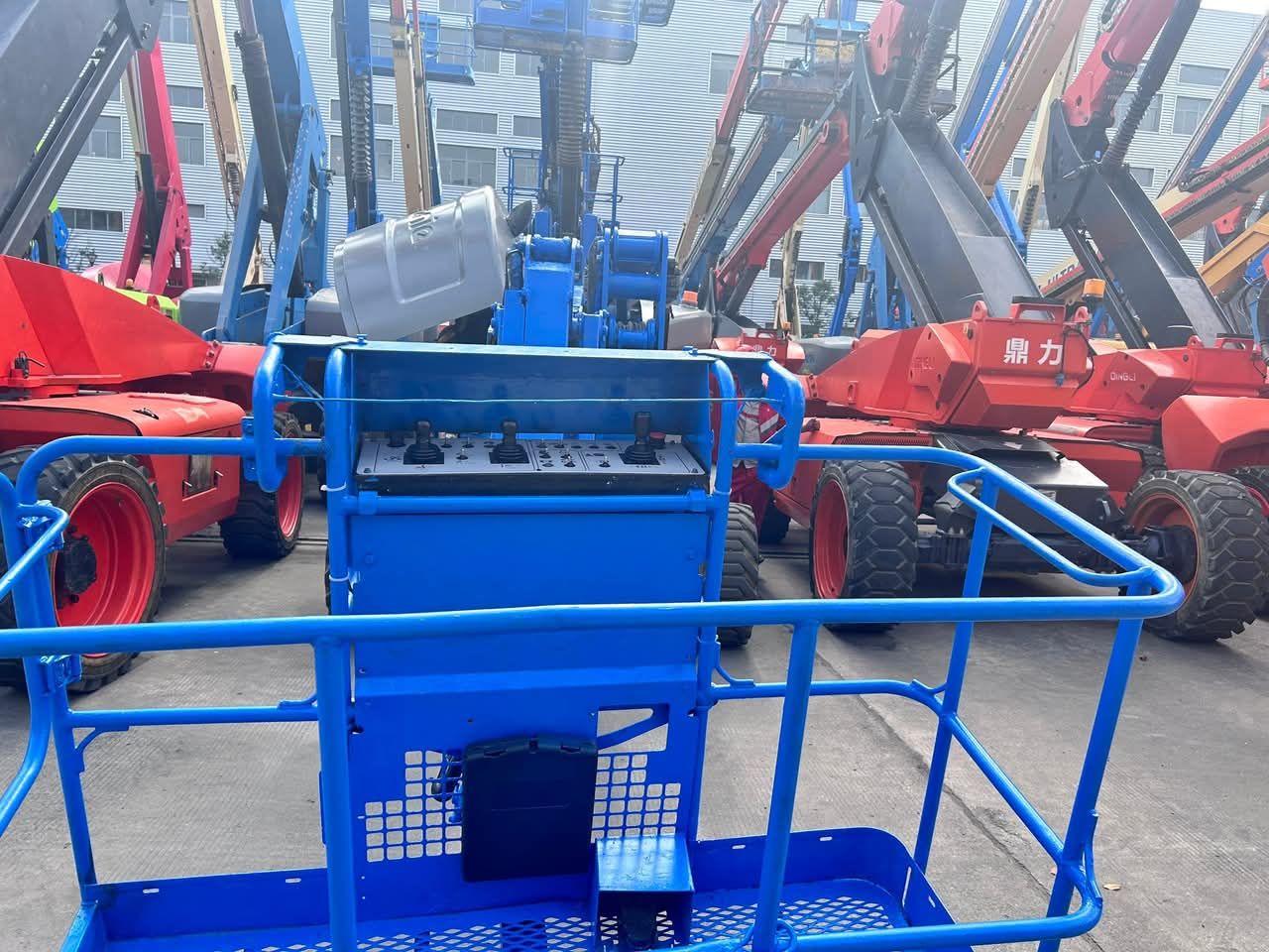 مان لفت للايجار، سيزرلفت للايجار، فوركلفت وكرينات