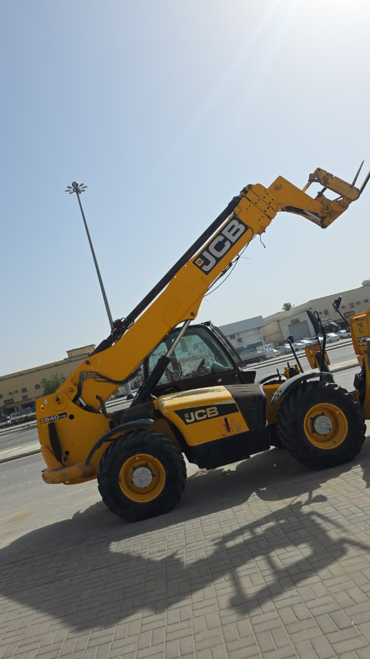 جي سي بي تليهاندر للايجار مرلوهات للايجار رافعات ت