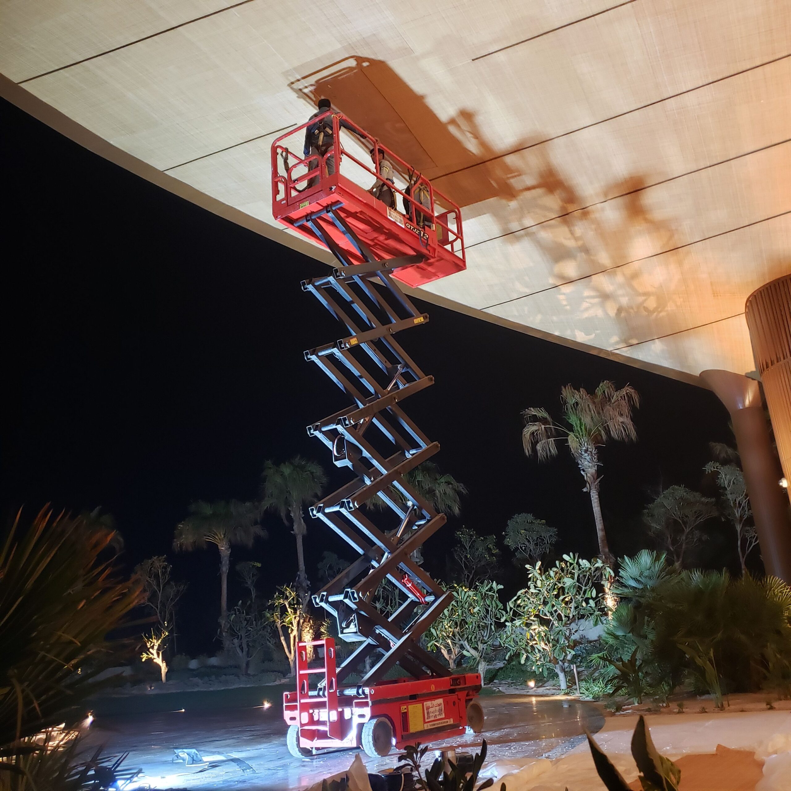 سيزرلفت رافعات مقصية مان لفت سقالات كهرباء