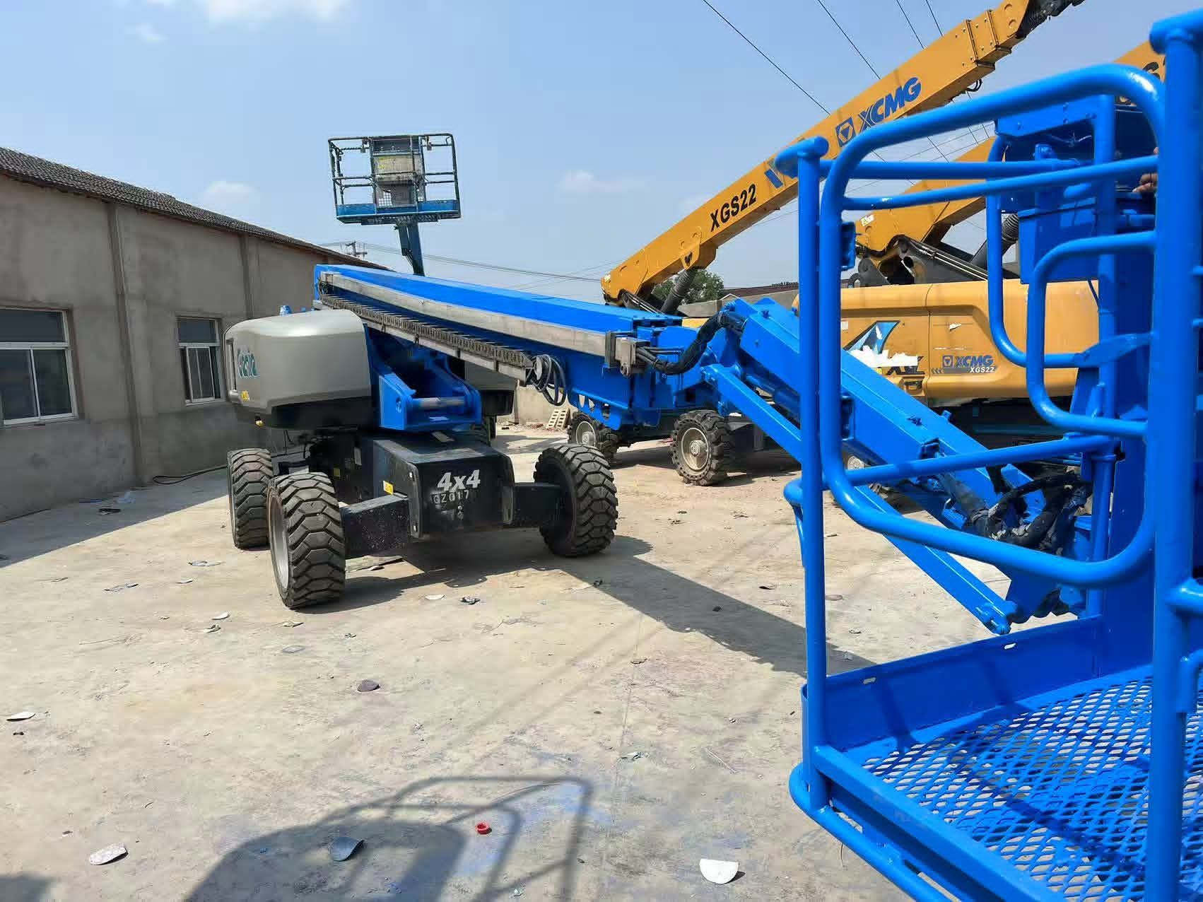 مان لفت فوركلفت سيزر لفت كرينات للايجار جدة