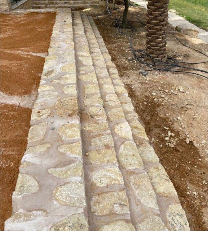 مقاول معلم حجر