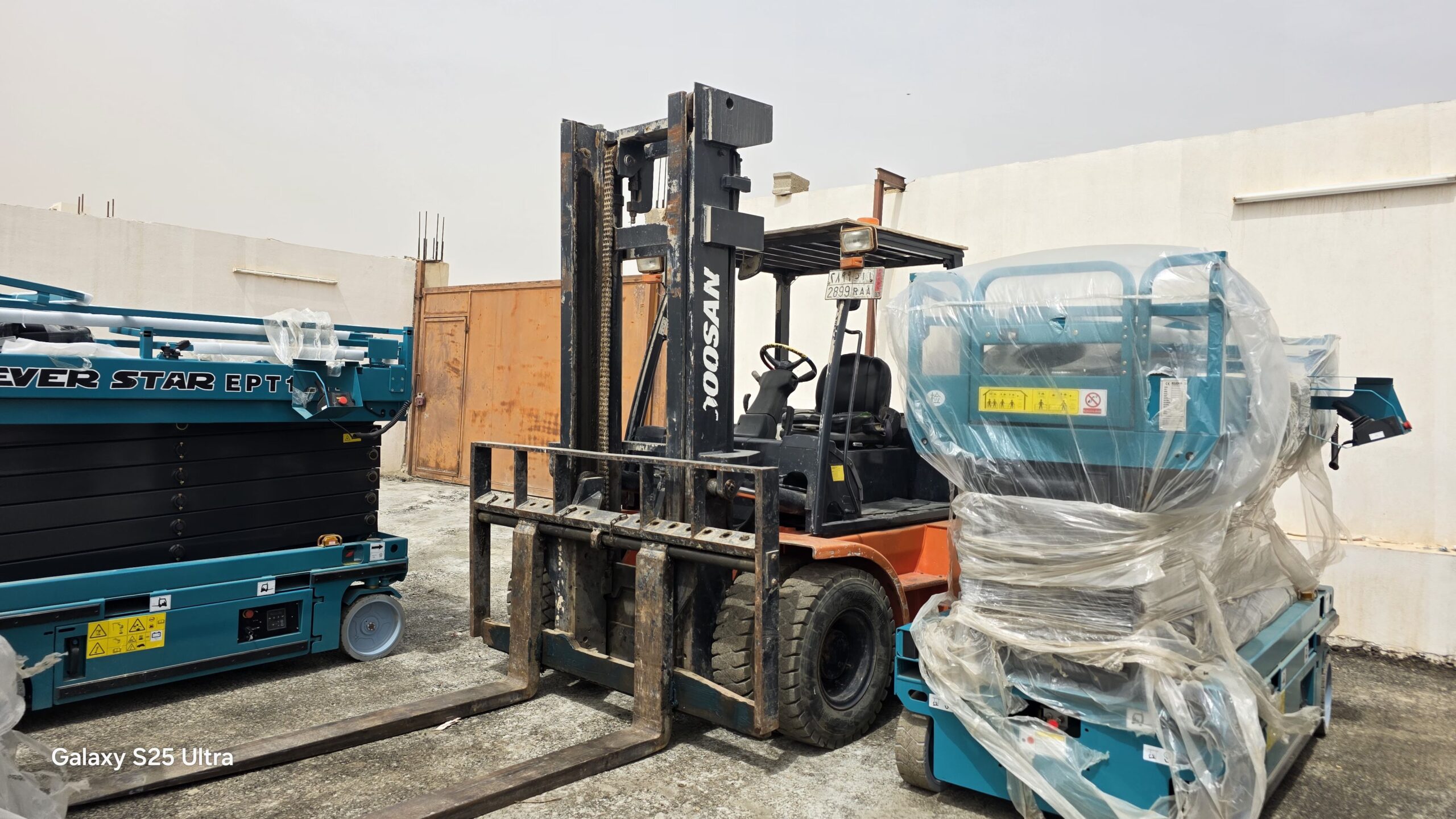 رافعه شوكيه 7طن للايجار شهري فوركلفت للايجار شهري