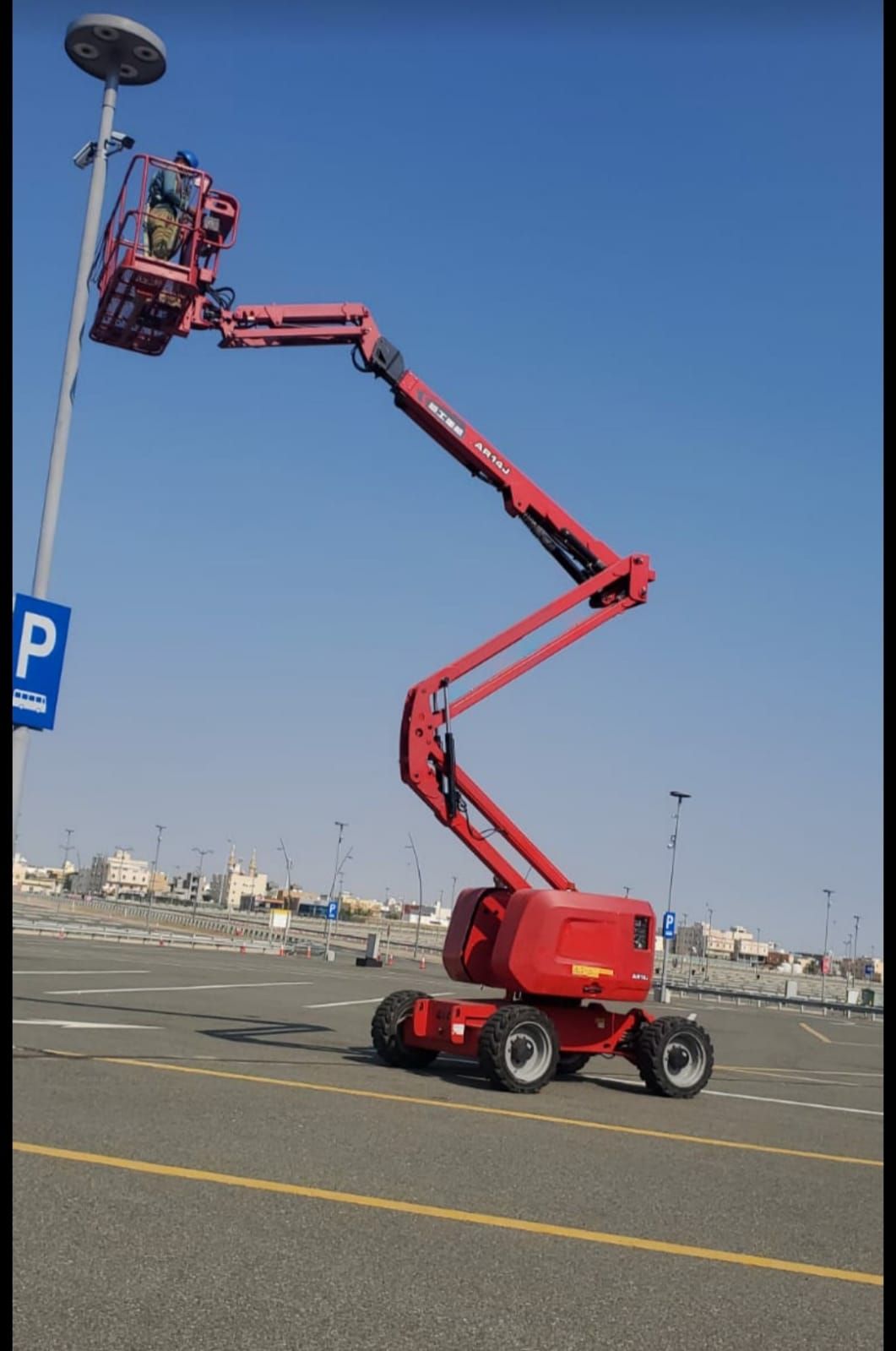سيزر لفت، مان لفت، فوركلفت، كرينات، جي سي بي، بوم