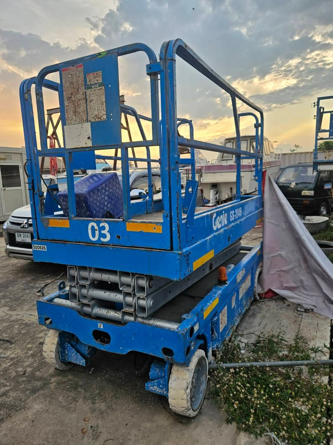 🏗️ تأجير رافعات مقصية (سيزر لفت) في جميع مناطق الم