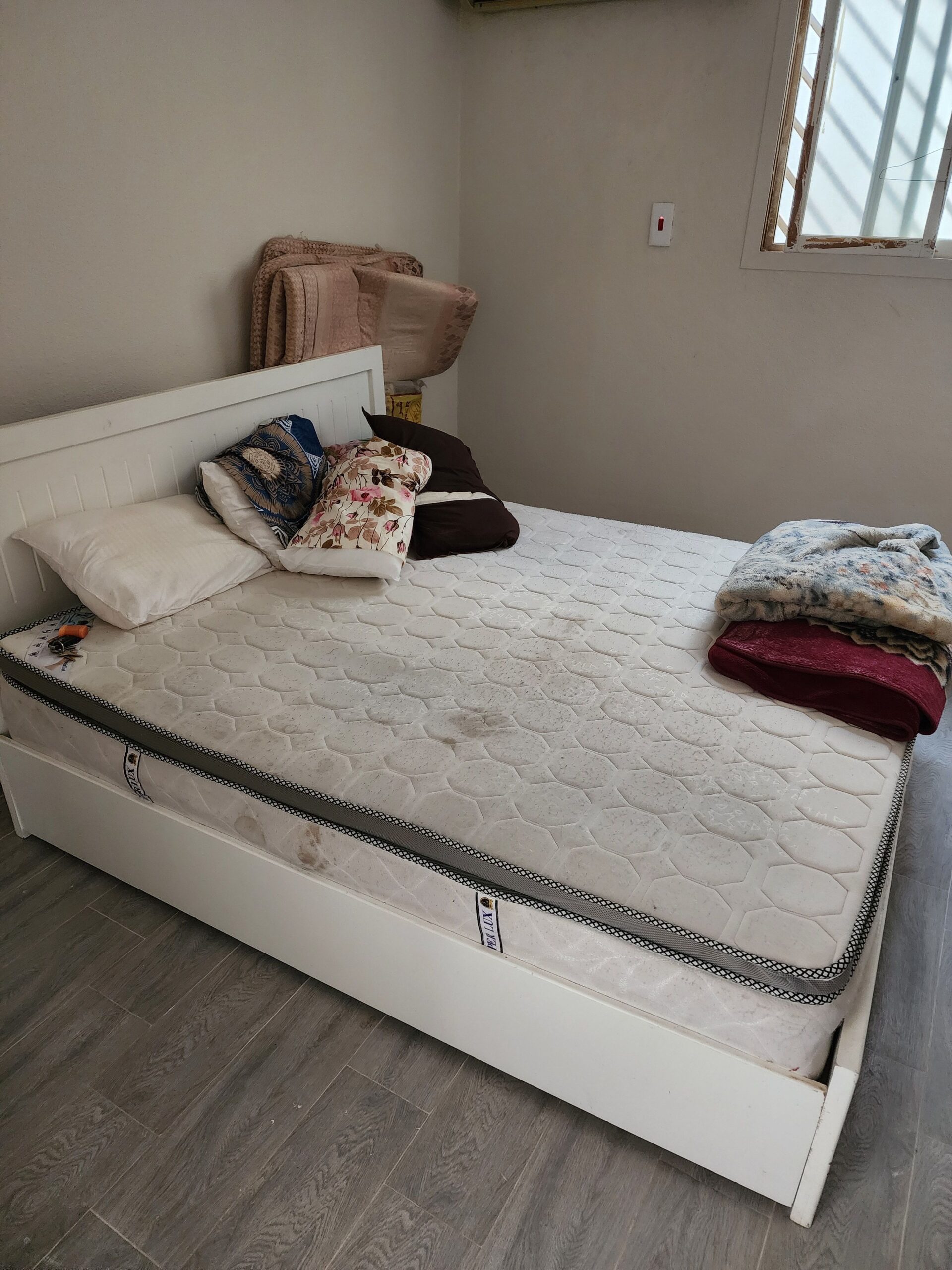 سرير مزدوج Dubble bed and mattress