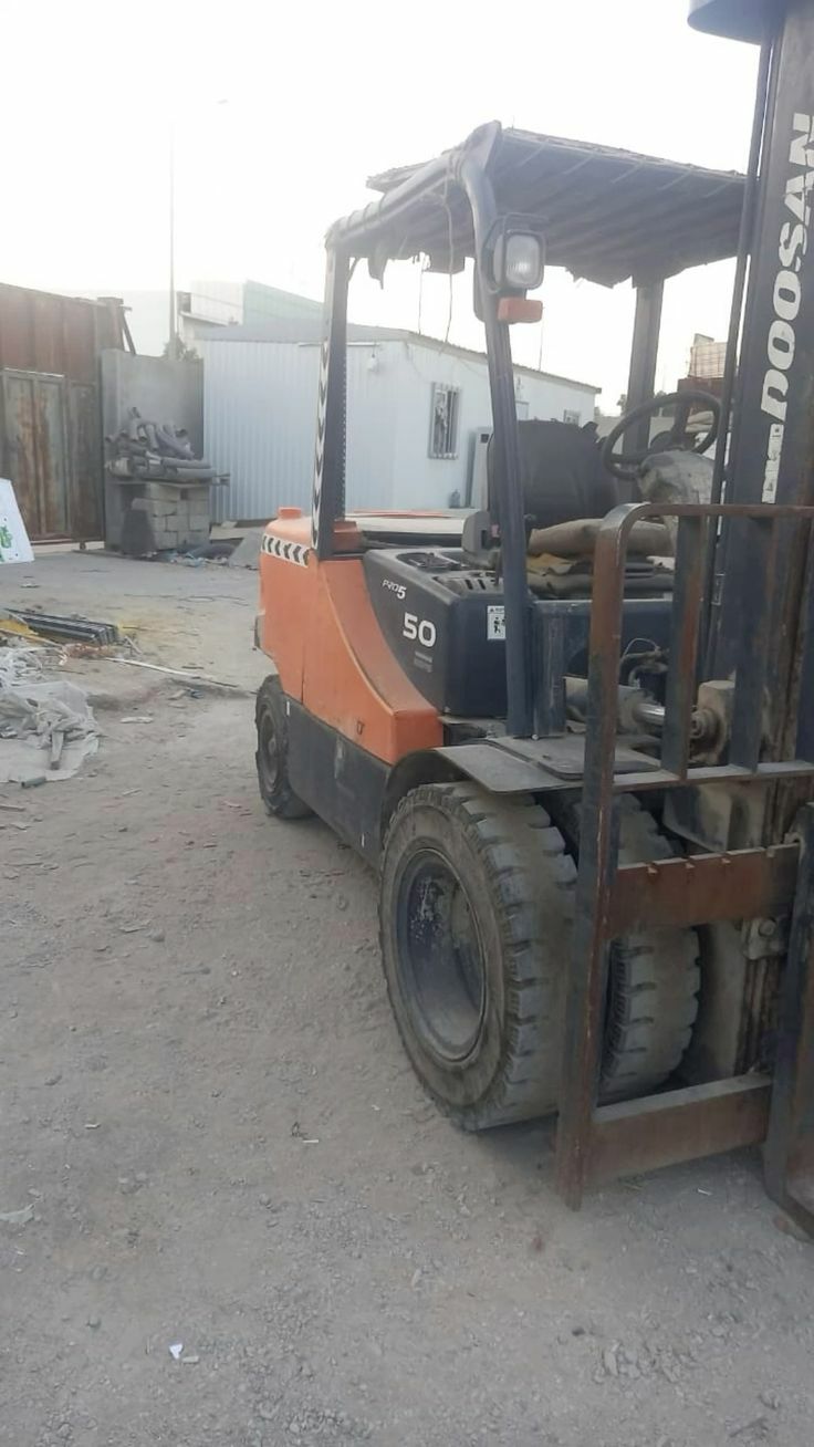 سيزر لفت للإيجار – فوركلفت مان لفت للإيجار