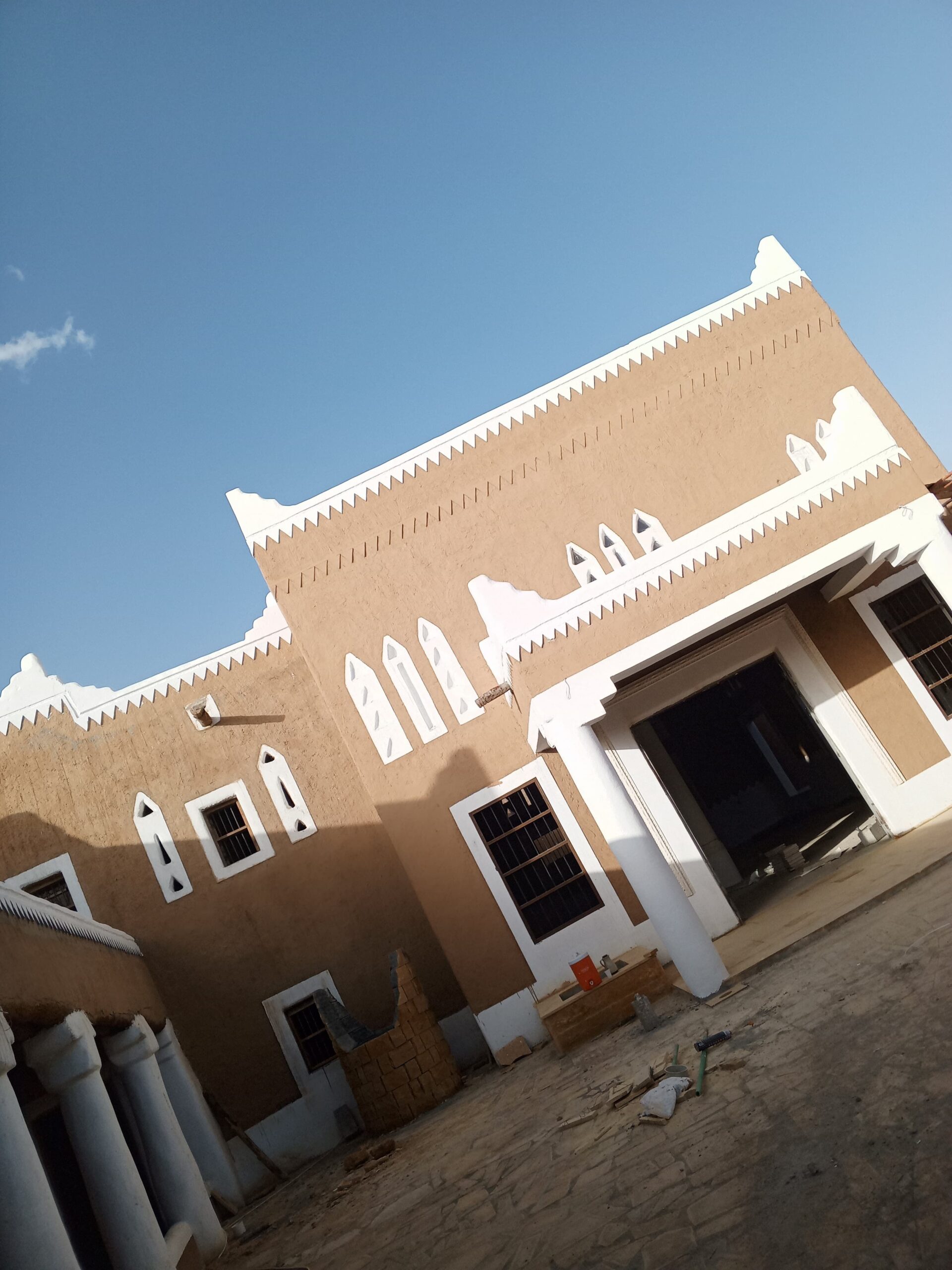 بنيان حجر طبعي