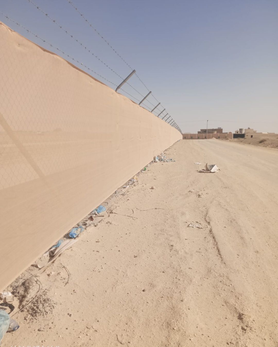 نقوم بتورد وتركيب جميع النواع الشبوك ونخيل