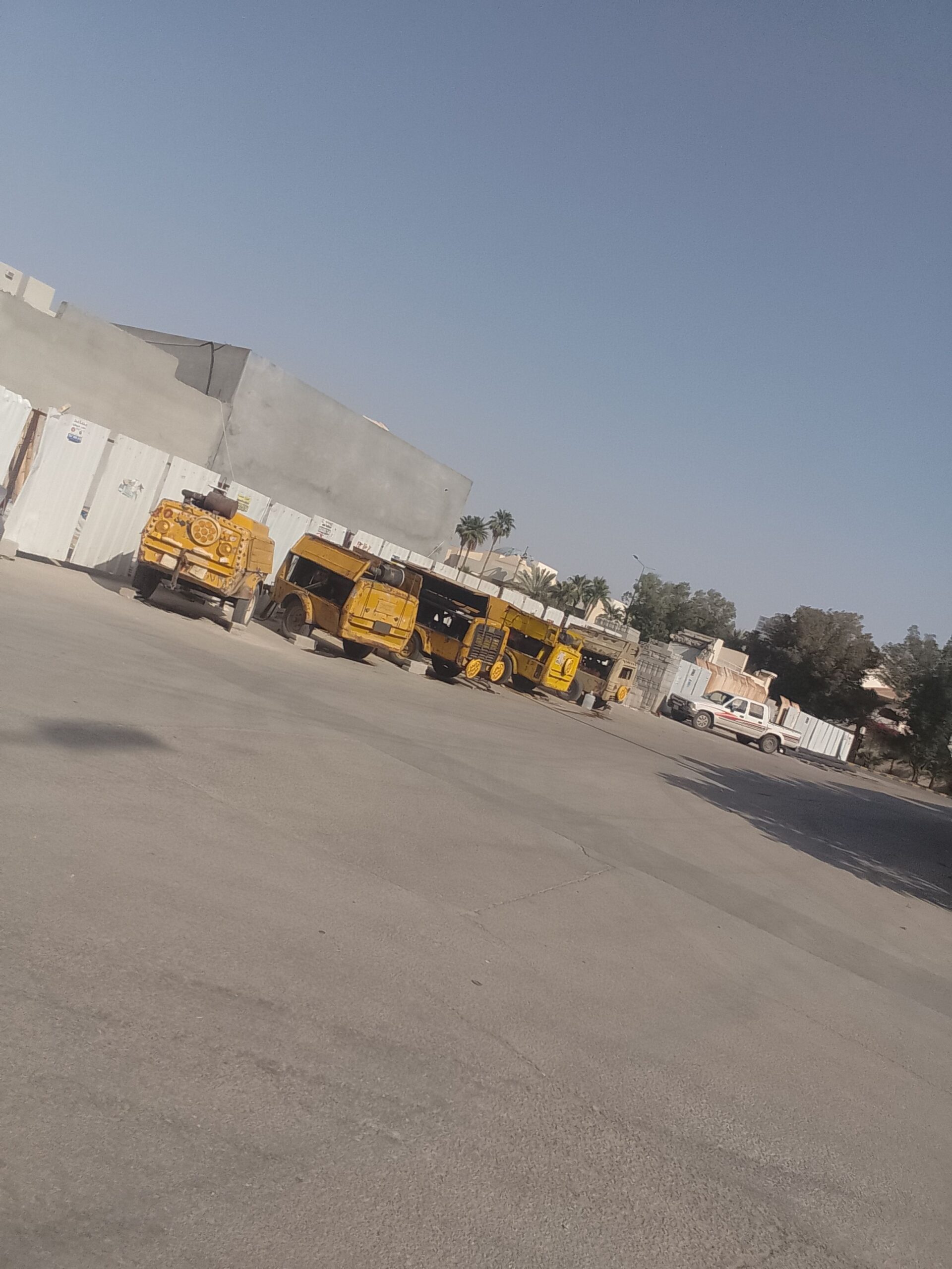 كمبريسر تكسيرجدران حمامات الارضيةوملحق حفر قواعد خ