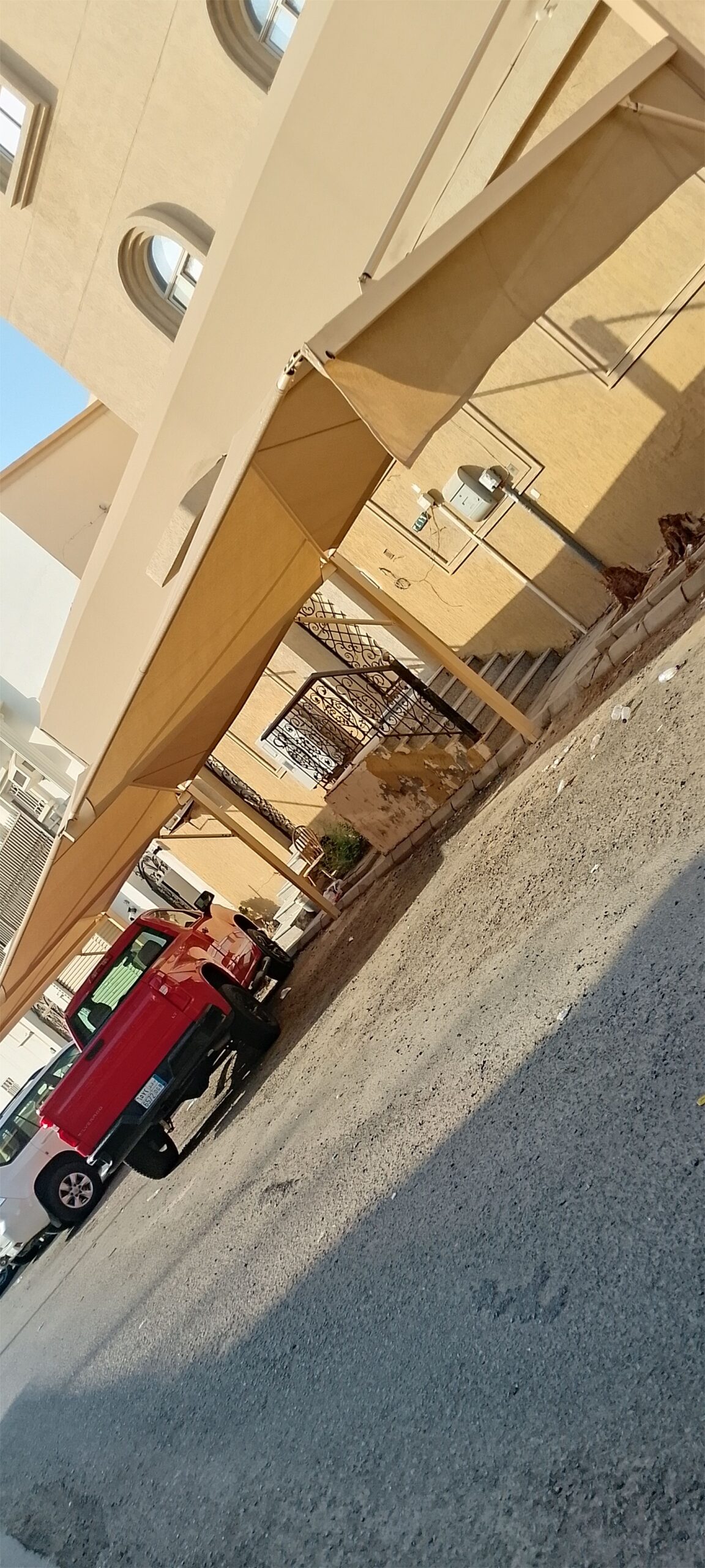 توريد وتركيب جميع انواع المظلات والسواتر وبيوت الش
