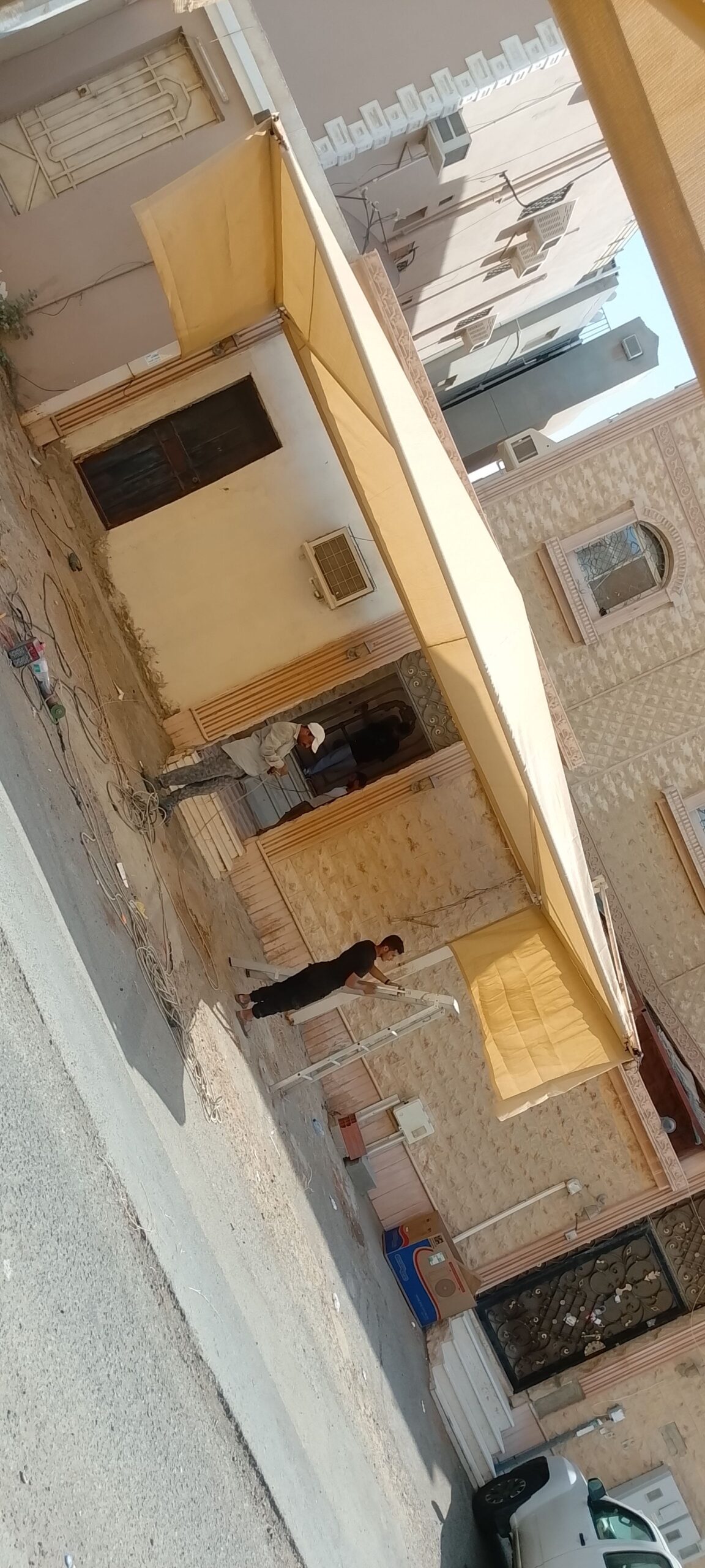 توريد وتركيب جميع انواع المظلات والسواتر وبيوت الش