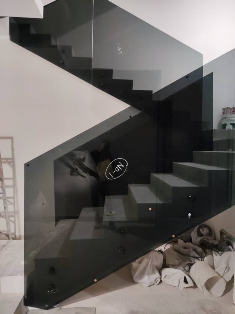 جميع اعمال الزجاج سكريت والالمينوم