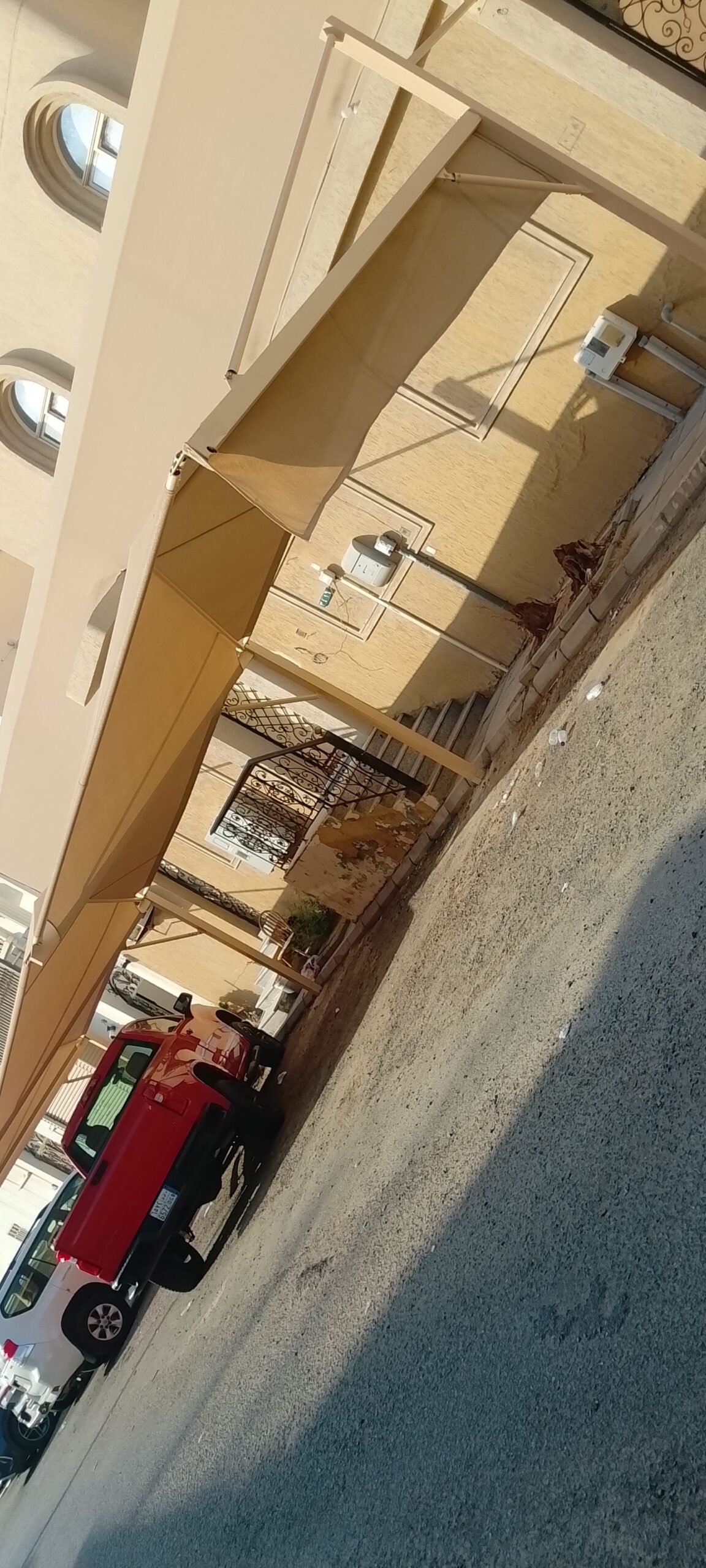 توريد وتركيب جميع انواع المظلات والسواتر وبيوت الش