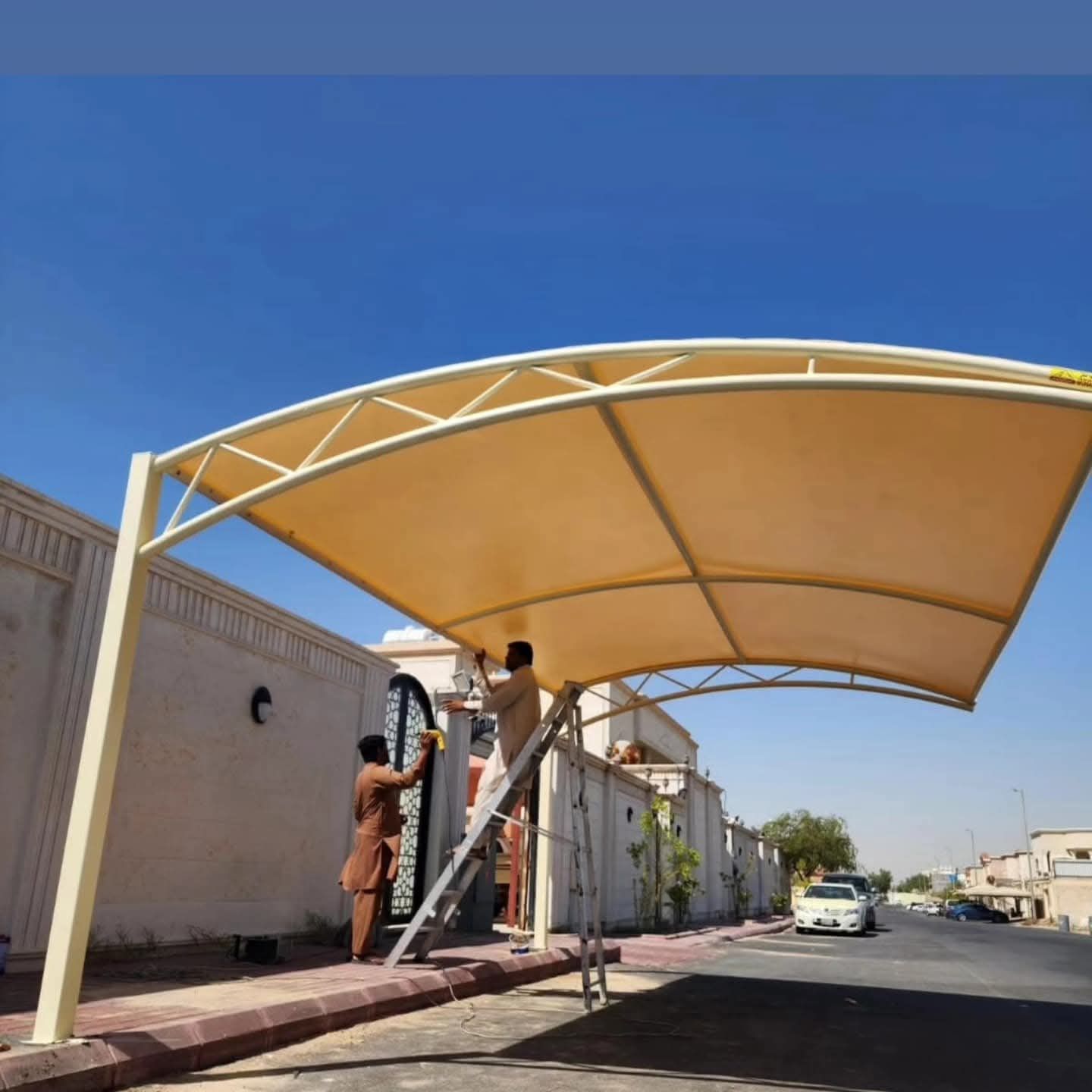 توريد وتركيب جميع انواع المظلات والسواتر وبيوت الش